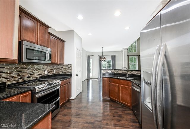 1008 Dalby Circle, Uniontown, OH 44685