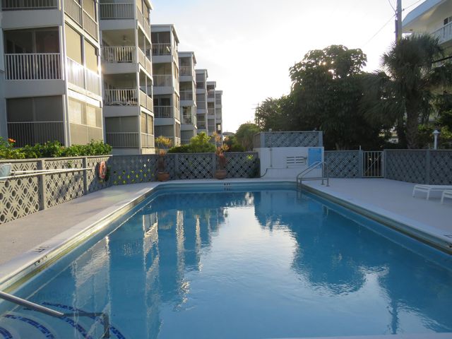 155 Yacht Club Drive 407, North Palm Beach, FL 33408