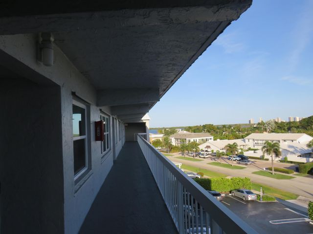 155 Yacht Club Drive 407, North Palm Beach, FL 33408