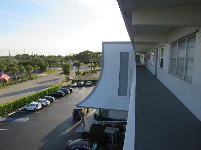 155 Yacht Club Drive 407, North Palm Beach, FL 33408