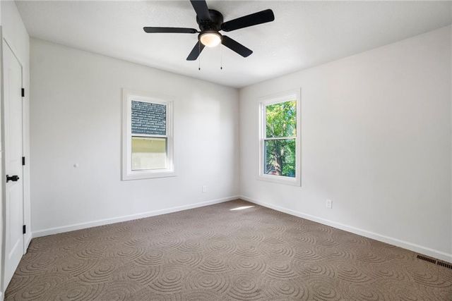 4022 chestnut Avenue, Kansas City, MO 64130