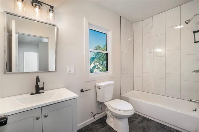 4022 chestnut Avenue, Kansas City, MO 64130