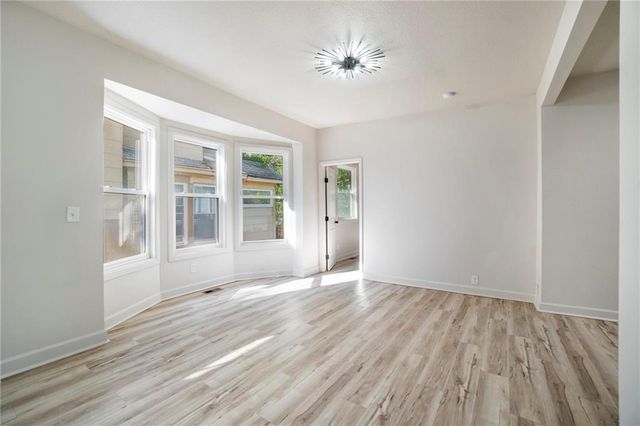 4022 chestnut Avenue, Kansas City, MO 64130