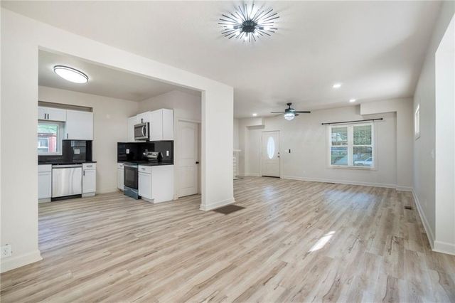 4022 chestnut Avenue, Kansas City, MO 64130