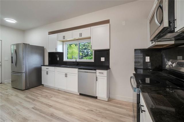 4022 chestnut Avenue, Kansas City, MO 64130