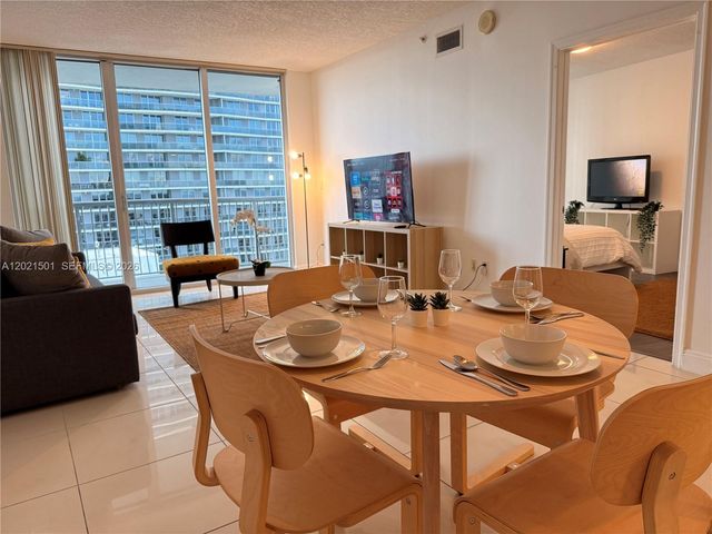 1750 N Bayshore Dr 4305, Miami, FL 33132