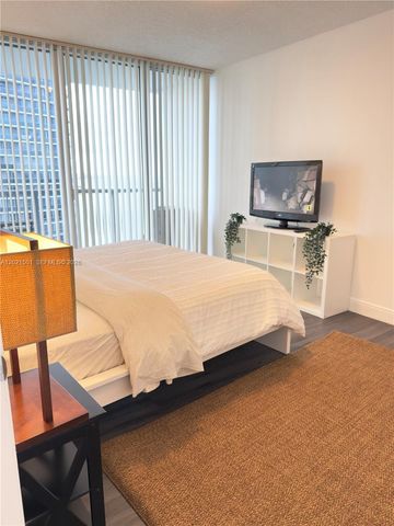 1750 N Bayshore Dr 4305, Miami, FL 33132
