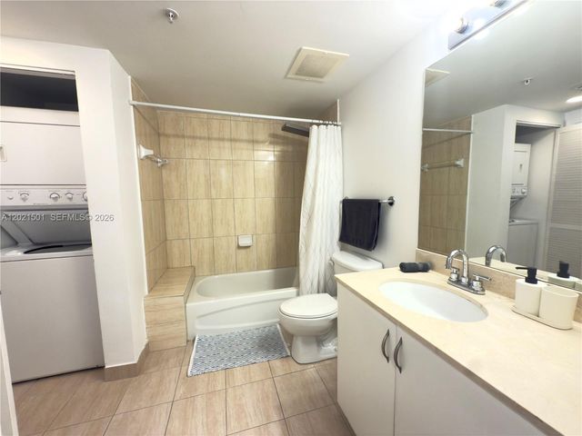 1750 N Bayshore Dr 4305, Miami, FL 33132