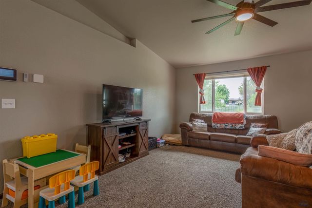 579 QUINTON LN, Box Elder, SD 57719