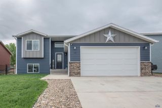 579 QUINTON LN, Box Elder, SD 57719