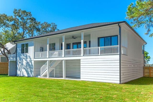 22 Shalimar Drive, Shalimar, FL 32579