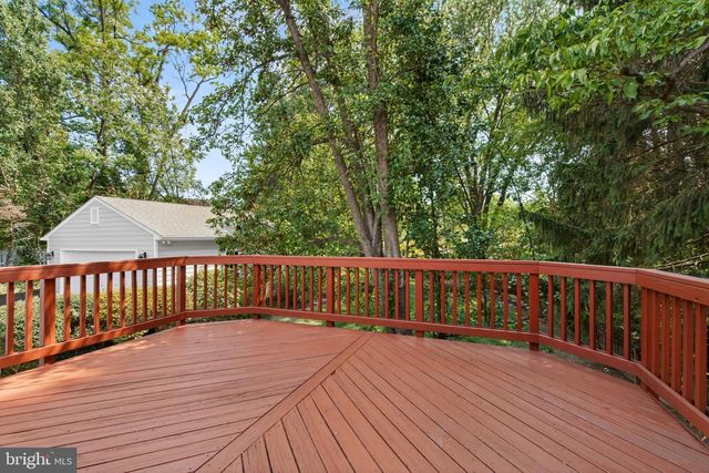 9801 MEADOW VALLEY DR, Vienna, VA 22181