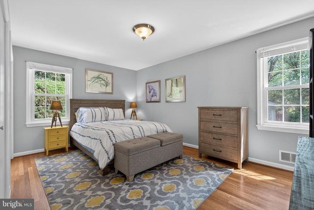9801 MEADOW VALLEY DR, Vienna, VA 22181