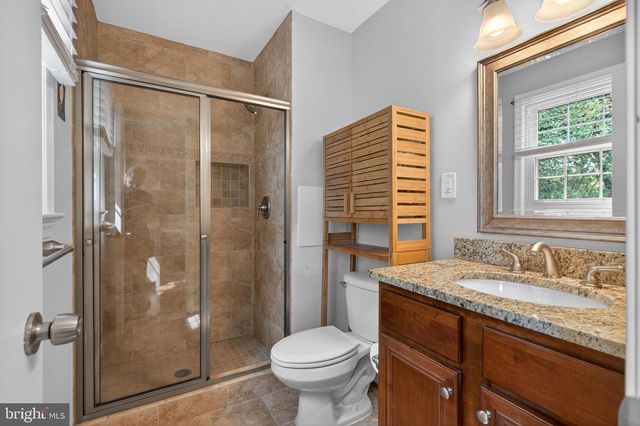 9801 MEADOW VALLEY DR, Vienna, VA 22181