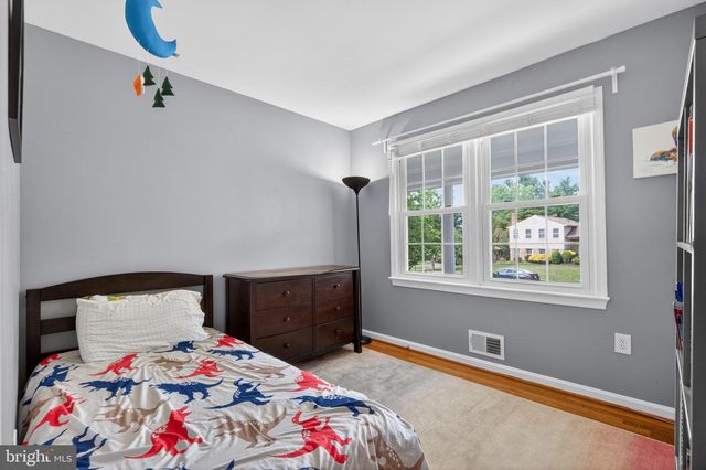 9801 MEADOW VALLEY DR, Vienna, VA 22181