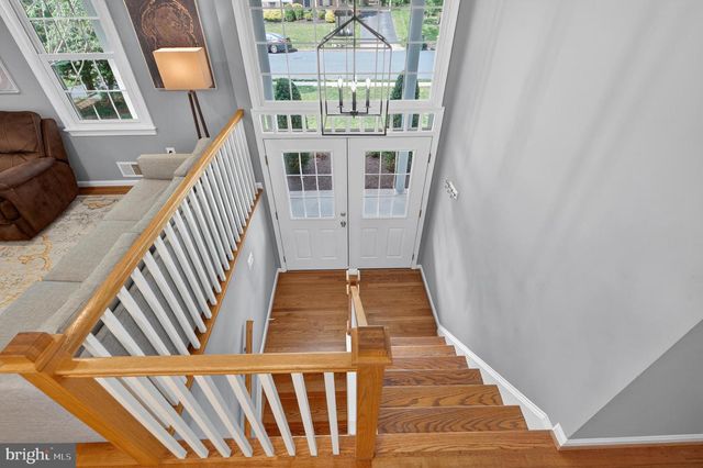 9801 MEADOW VALLEY DR, Vienna, VA 22181