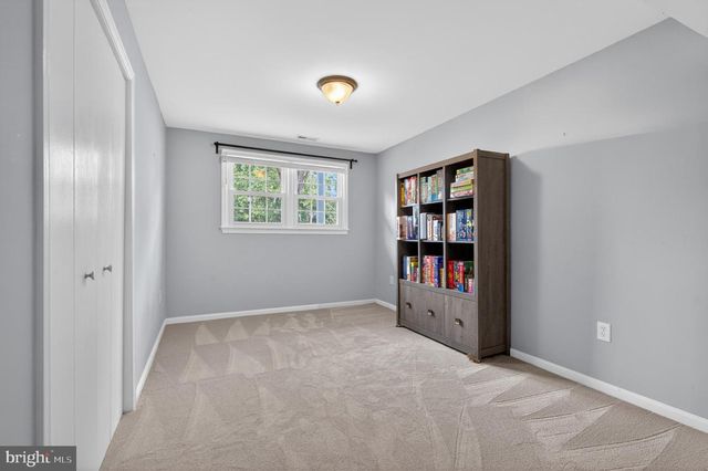 9801 MEADOW VALLEY DR, Vienna, VA 22181