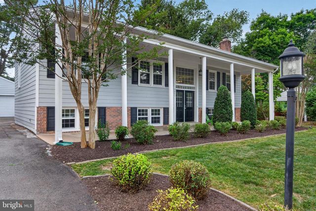 9801 MEADOW VALLEY DR, Vienna, VA 22181
