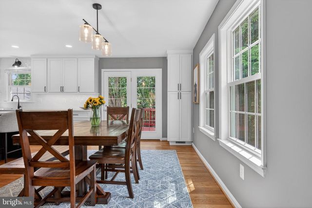 9801 MEADOW VALLEY DR, Vienna, VA 22181