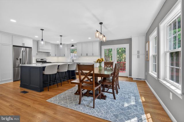 9801 MEADOW VALLEY DR, Vienna, VA 22181