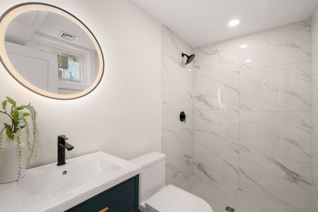11 Billow Ave 11, Revere, MA 02151