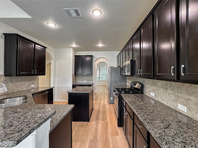 235 Soaring Pines Place, Montgomery, TX 77316