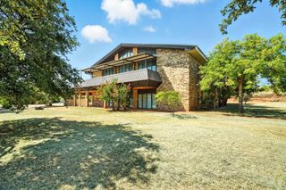 1302 Air Base Road, Tye, TX 79563