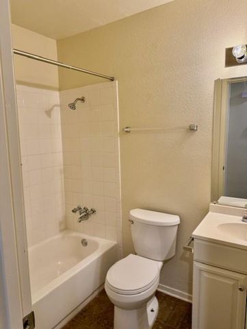 2807-A Parker LN A, Austin, TX 78741
