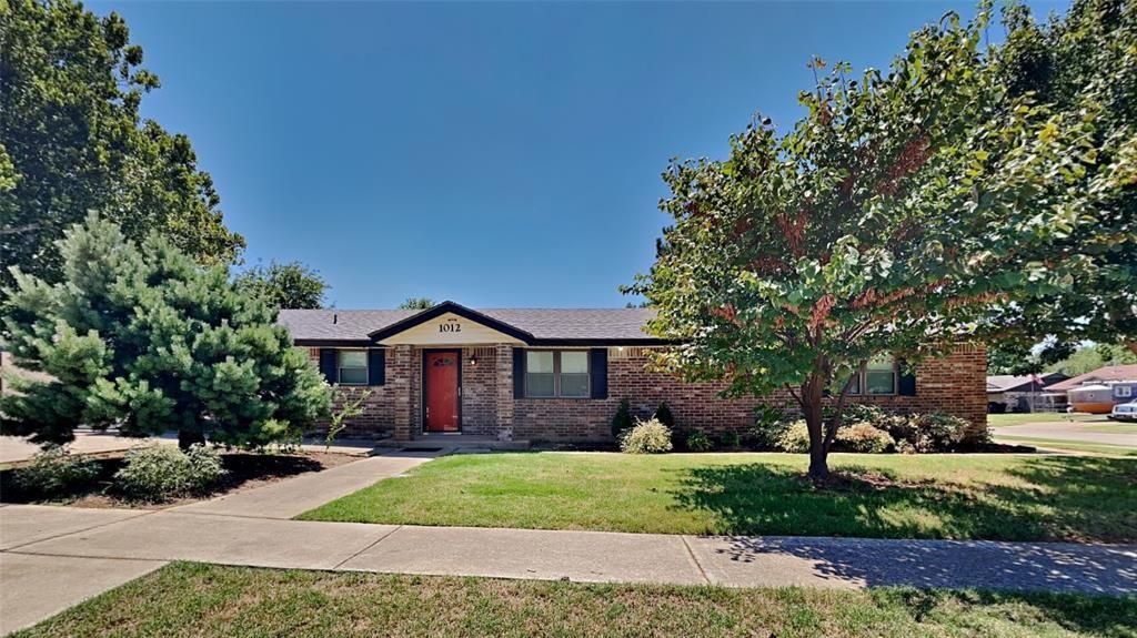 1012 SE 8th Street, Moore, OK 73160