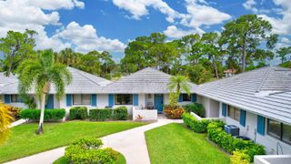 526 Club Drive, Palm Beach Gardens, FL 33418