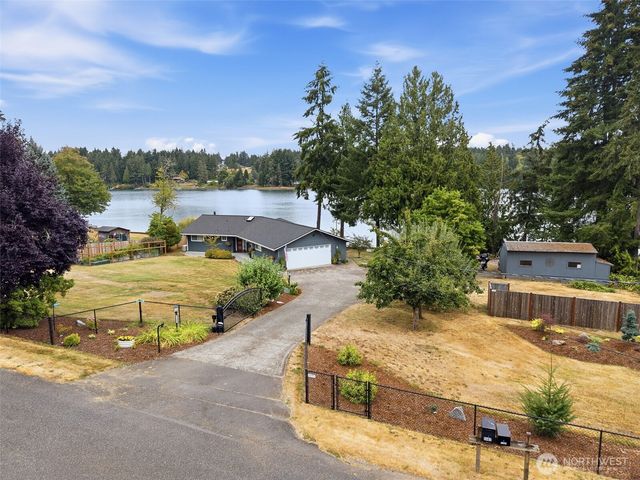 5508 South Bay Terrace Drive NE, Olympia, WA 98516