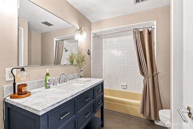 5508 South Bay Terrace Drive NE, Olympia, WA 98516