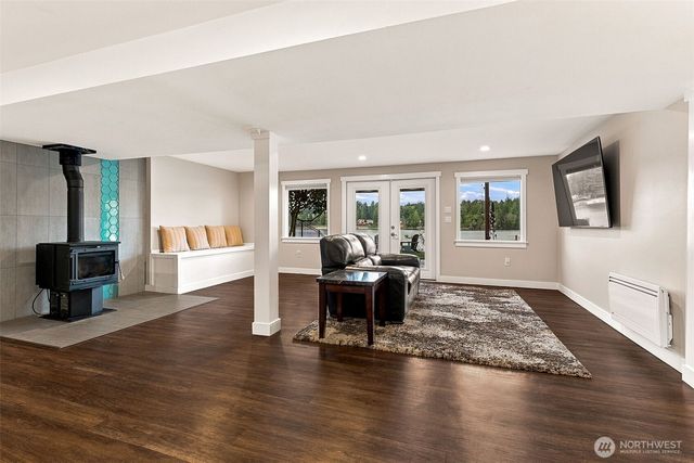 5508 South Bay Terrace Drive NE, Olympia, WA 98516