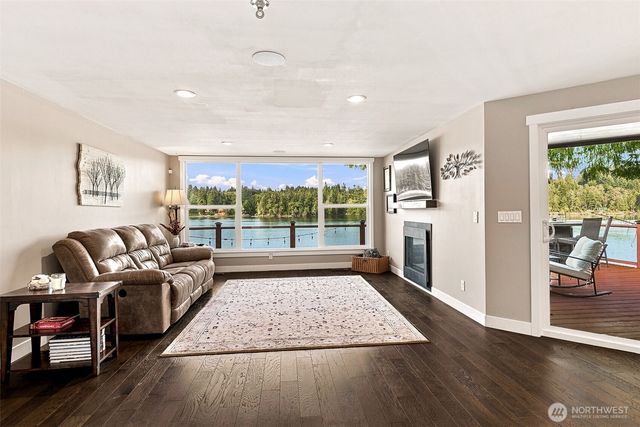 5508 South Bay Terrace Drive NE, Olympia, WA 98516