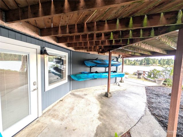 5508 South Bay Terrace Drive NE, Olympia, WA 98516