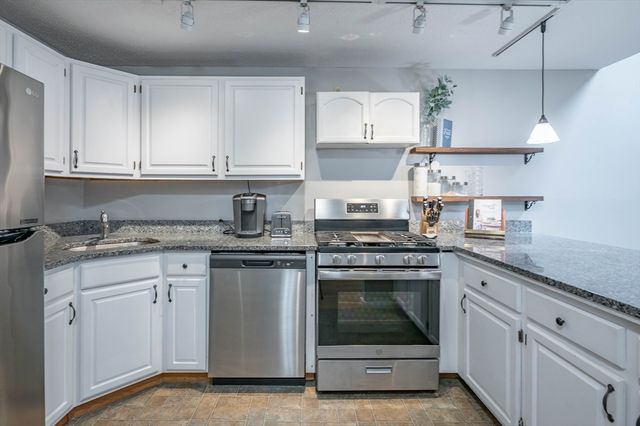 109 Pilgrim Rd 109, Haverhill, MA 01832