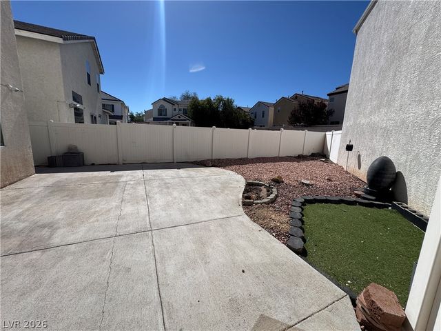1521 Tillman Falls Avenue, Las Vegas, NV 89183