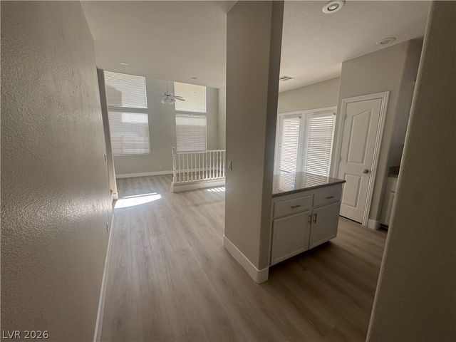 1521 Tillman Falls Avenue, Las Vegas, NV 89183