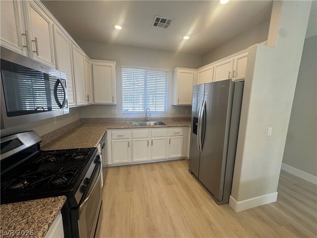 1521 Tillman Falls Avenue, Las Vegas, NV 89183