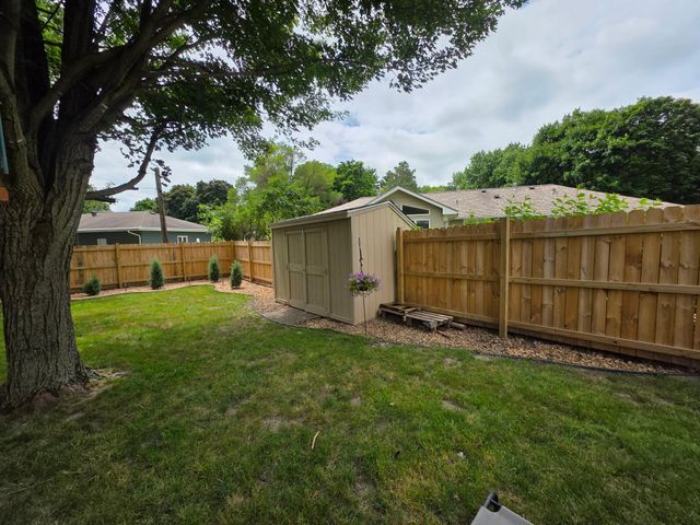 2007 W Oakland Avenue, Austin, MN 55912