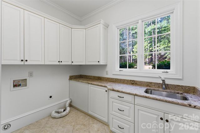 16849 Ashton Oaks Drive, Charlotte, NC 28278