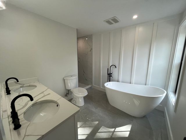 46 Emond St A, Northbridge, MA 01534