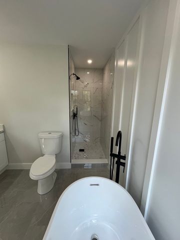 46 Emond St A, Northbridge, MA 01534