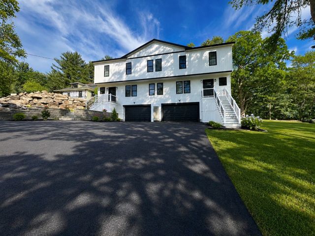 46 Emond St A, Northbridge, MA 01534