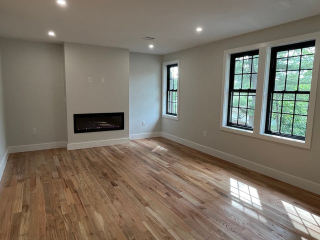 46 Emond St A, Northbridge, MA 01534