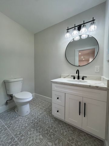 46 Emond St A, Northbridge, MA 01534