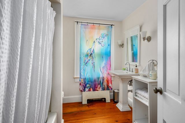 204 Waquoit Hwy, Falmouth, MA 02536