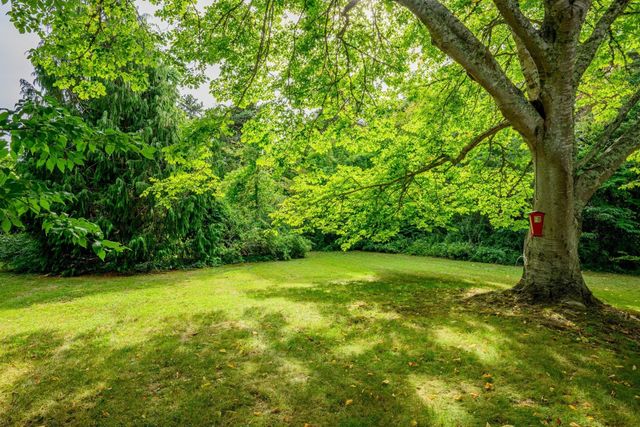 204 Waquoit Hwy, Falmouth, MA 02536