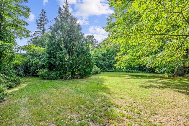 204 Waquoit Hwy, Falmouth, MA 02536