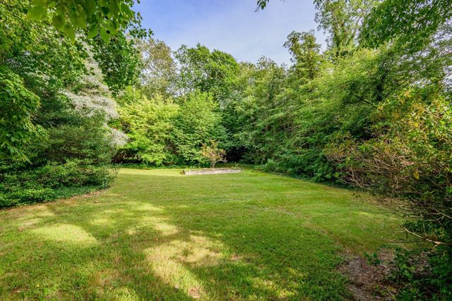 204 Waquoit Hwy, Falmouth, MA 02536